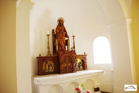 statues 1