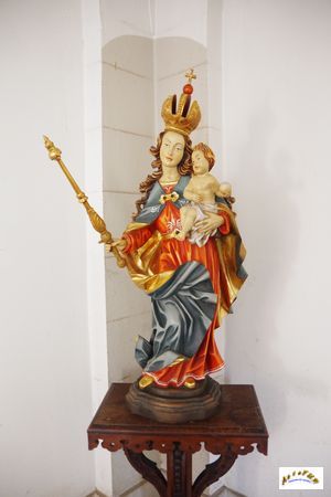 statue 2