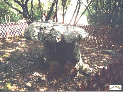 L'entrée du dolmen
