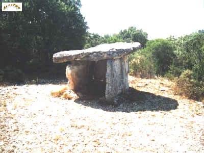 Le dolmen des Pradèches