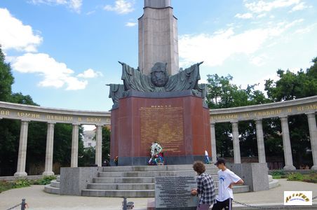 monument sovietique 7