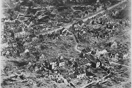 vue aerienne de Vaux 1918