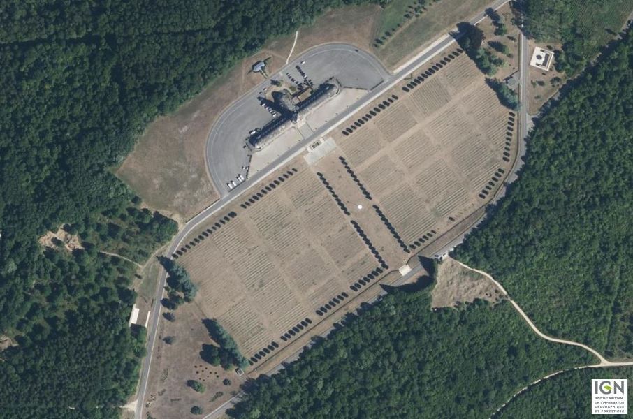 vue aerienne necropole douaumont