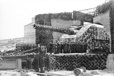 Bundesarchiv_Bild_101I-364-2314-16A, Atlantikwall, Batterie Lindemann