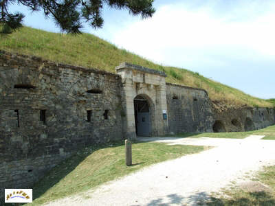 l'entrée du fort