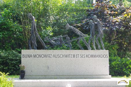 monument auxchwitz