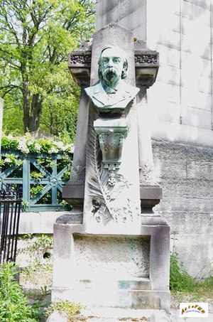 statue 5