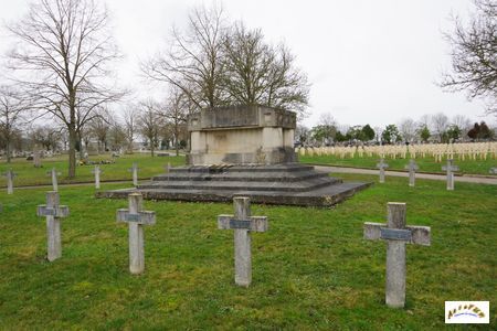 carre militaire cimetiere sud 13