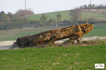 dolmen pierre rouille 1