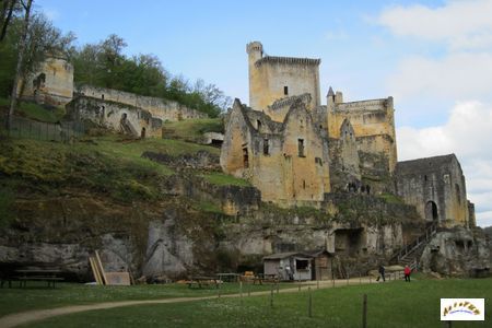 chateau de commarque 1