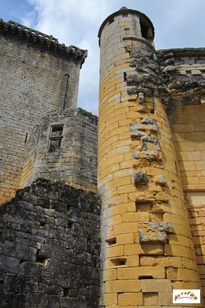 chateau de commarque 8