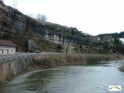 Le doubs à hauteur de la grotte de remonot