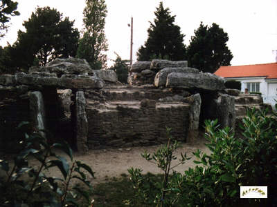 les entrées des dolmens