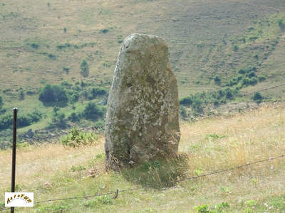 le menhir V4