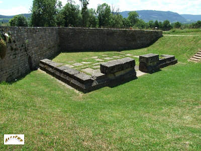 le monument aux frises