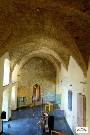 Chateau Boulogne chapelle W2