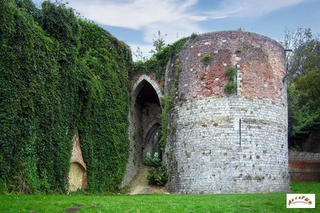Citadelle Montreuil tour