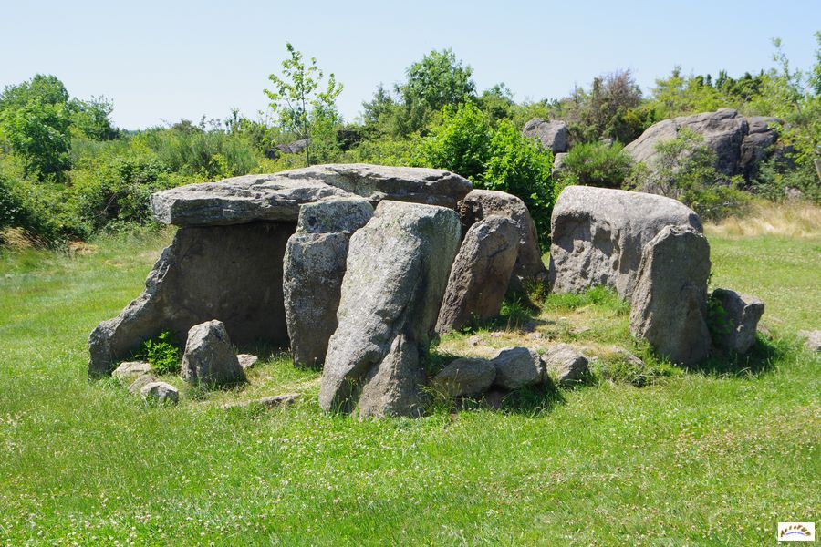 dolmen de la grotte 15