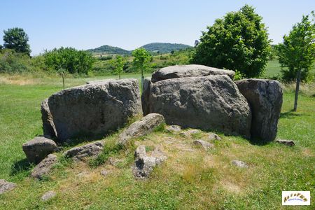 dolmen de la grotte 8