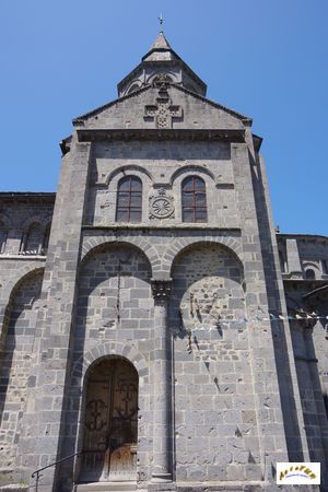 basilique orcival 9