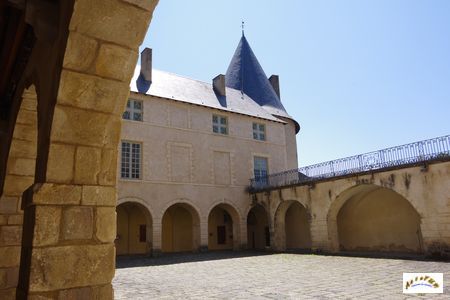 chateau de Villeneuve-Lembron 47