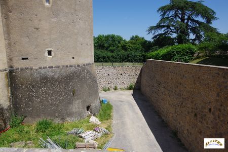chateau de Villeneuve-Lembron 55