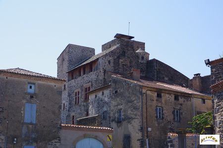 chateau aureille