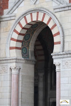 basilique ND Bebrieres exterieur W25