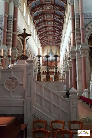 basilique ND Bebrieres nef W2