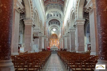 basilique ND Bebrieres nef W22