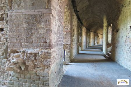 amphitheatre frejus w14