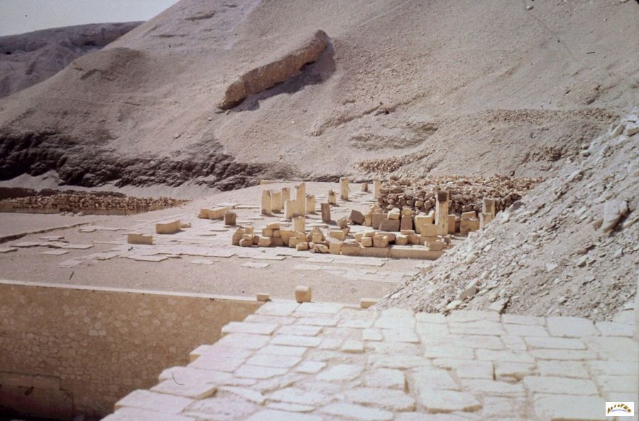 202-deir el medineh.jpg