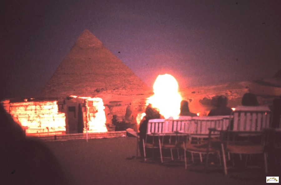 249-son et lumiere pyramides.jpg